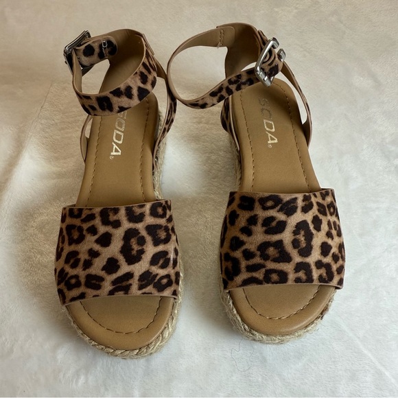 Soda Leopard Print Platform Sandals - Picture 2 of 12